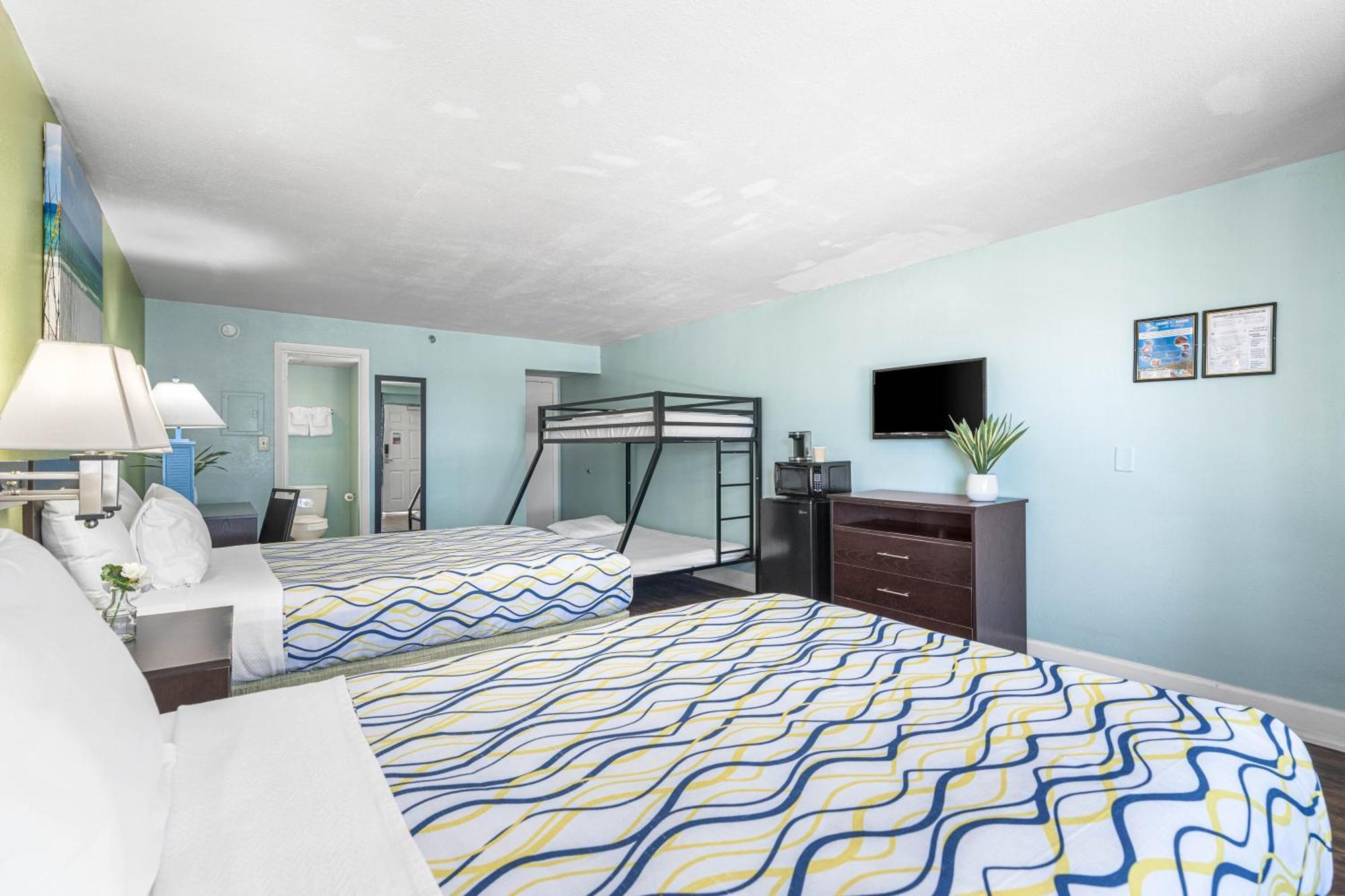 Boardwalk Hotel 2*